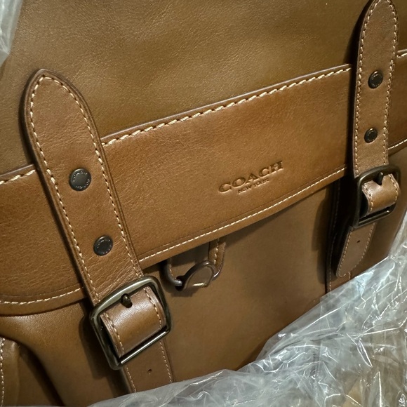 🥰 Coach Hitch Backpack Dark Saddle - Picture 11 of 14